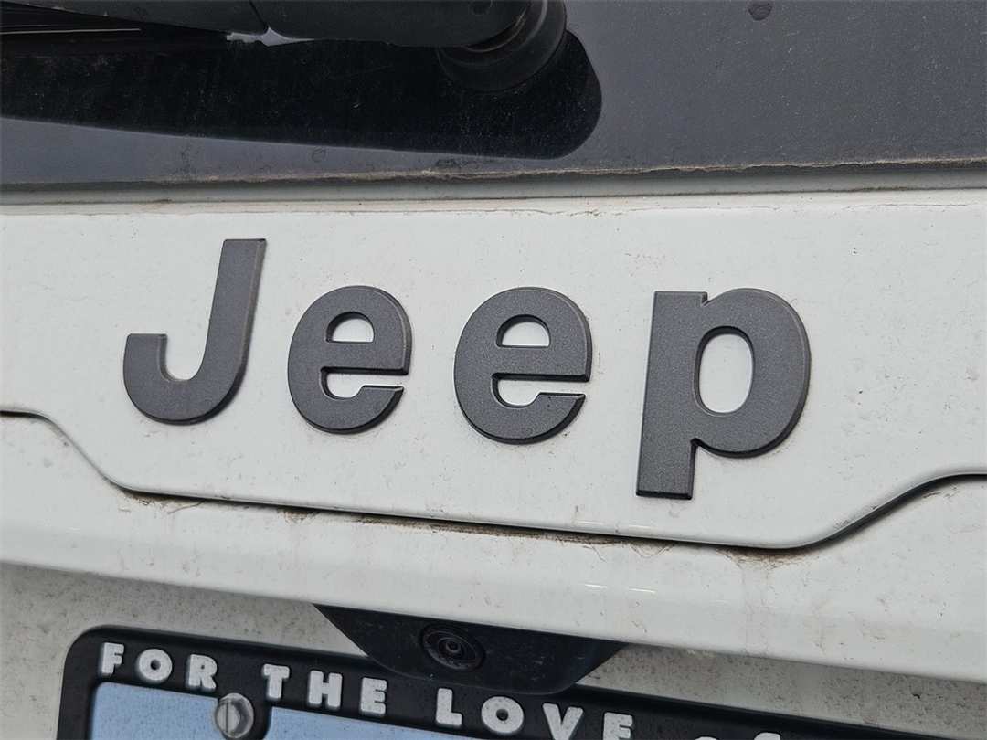 2026 Jeep Cherokee Laredo - Image 32