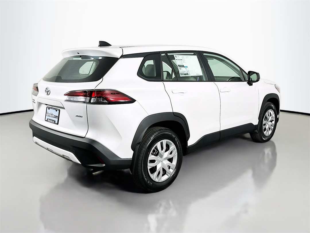 2026 Toyota Corolla Cross L - Image 7