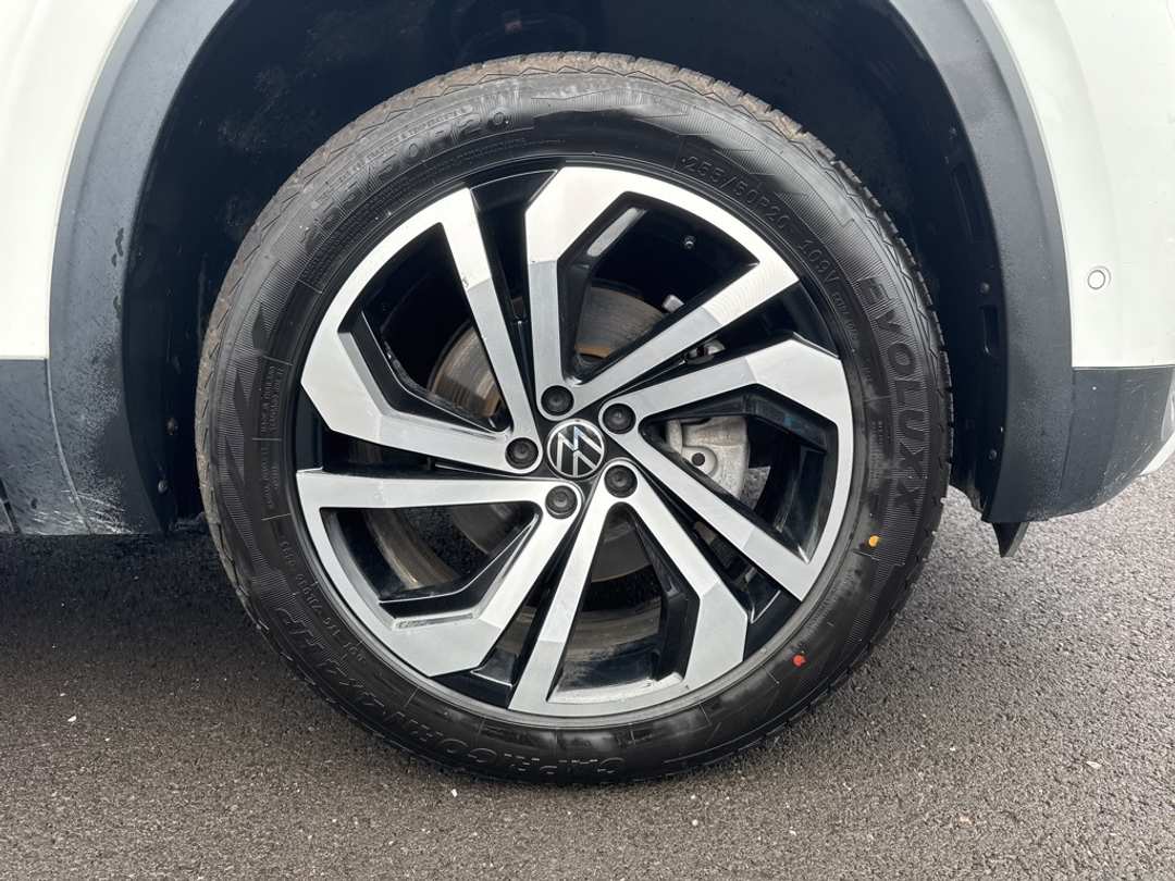 2021 Volkswagen Atlas SEL Premium - Image 9