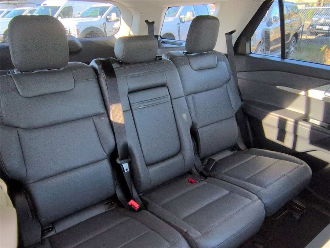 2026 Ford Explorer Active - Image 29