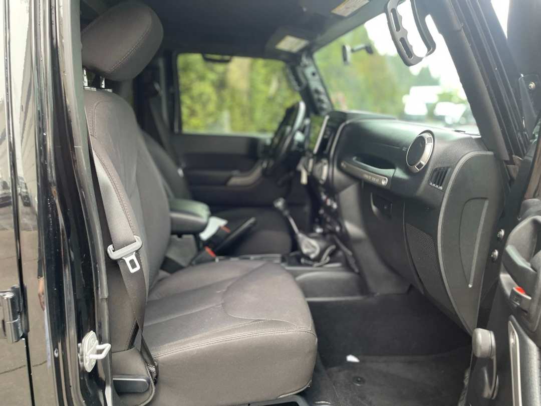 2015 Jeep Wrangler Unlimited Sport - Image 23