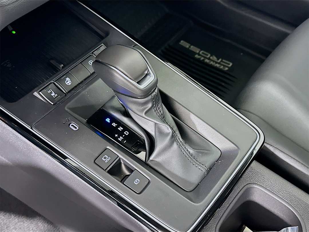 2026 Toyota Corolla Cross XLE - Image 17