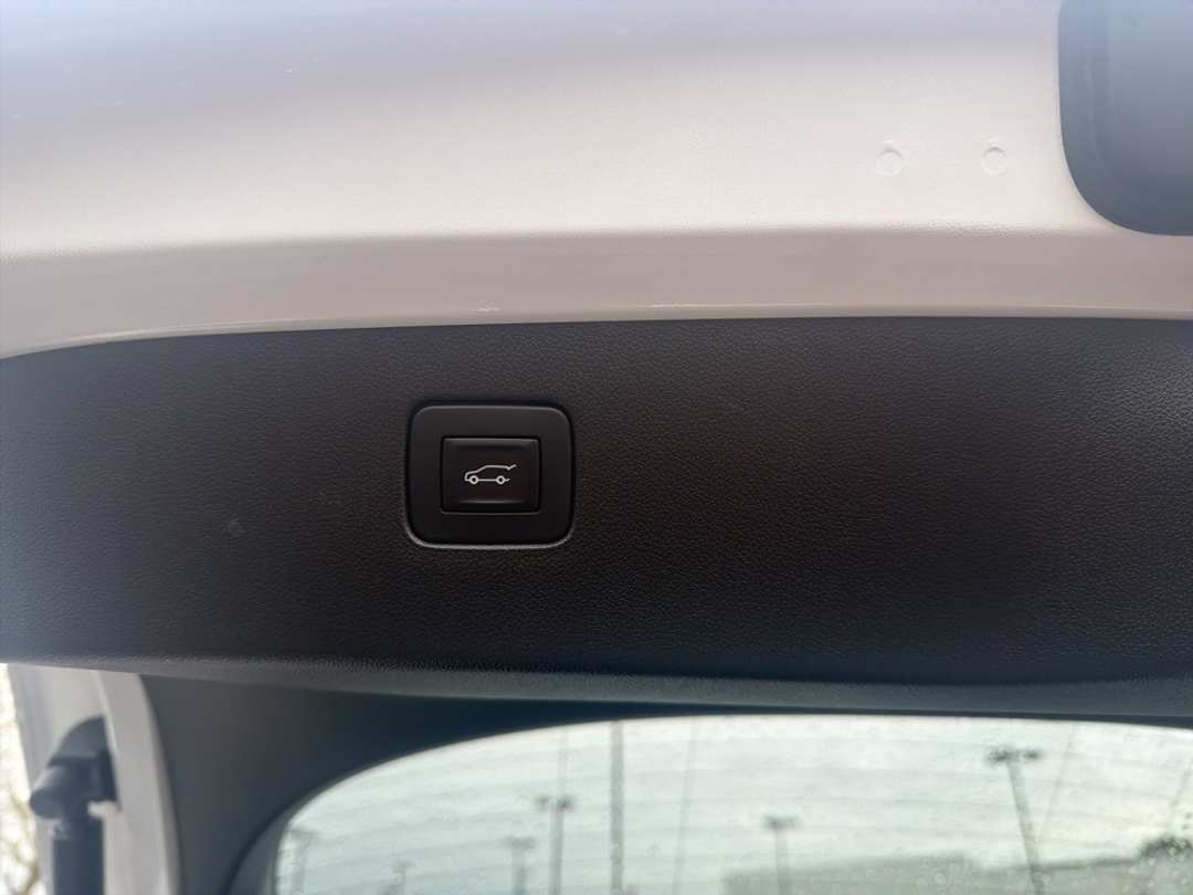 2025 Buick Envista Avenir - Image 20