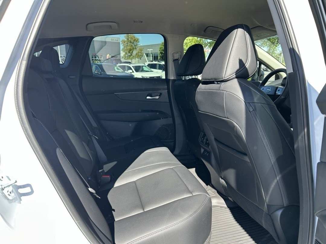 2025 Nissan Murano SV - Image 28