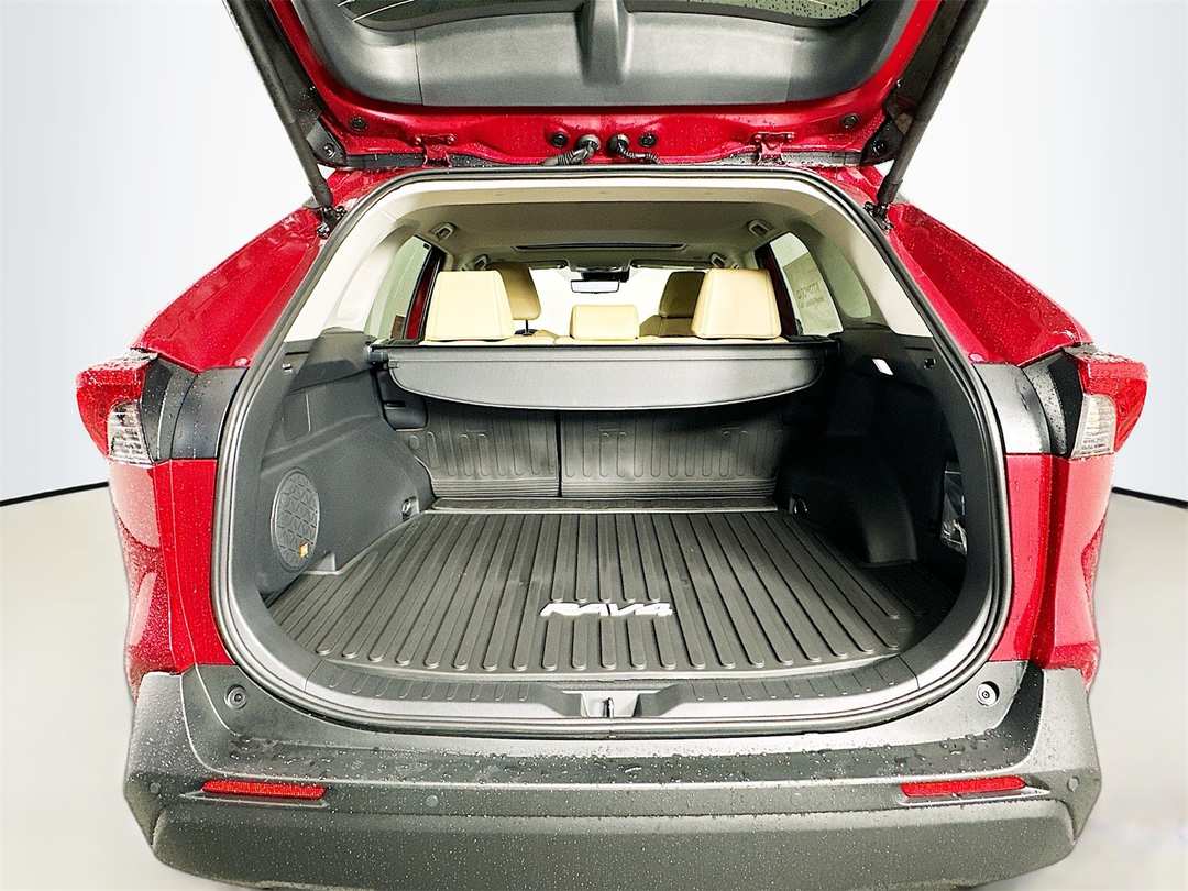 2025 Toyota Rav4 XLE Premium - Image 27