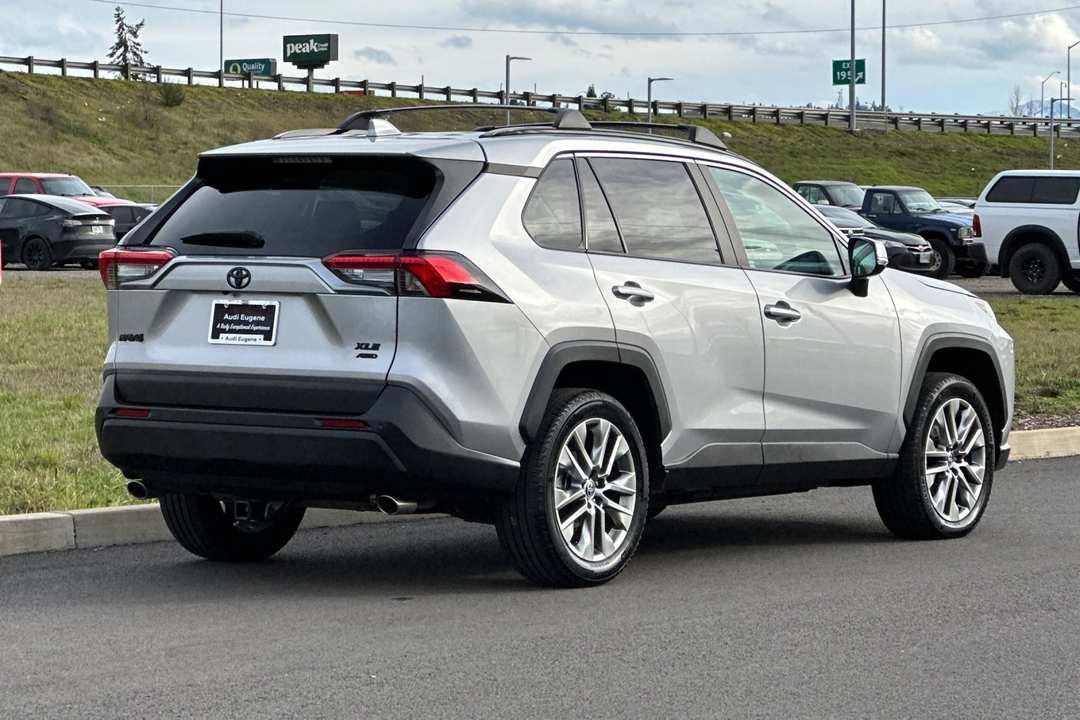 2023 Toyota Rav4 XLE Premium - Image 3
