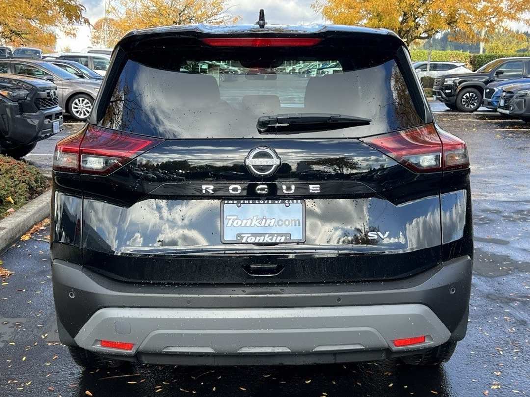 2023 Nissan Rogue SV - Image 5