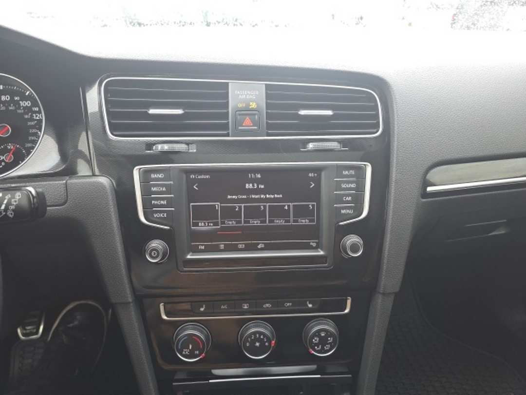 2017 Volkswagen Golf Gti SE - Image 16