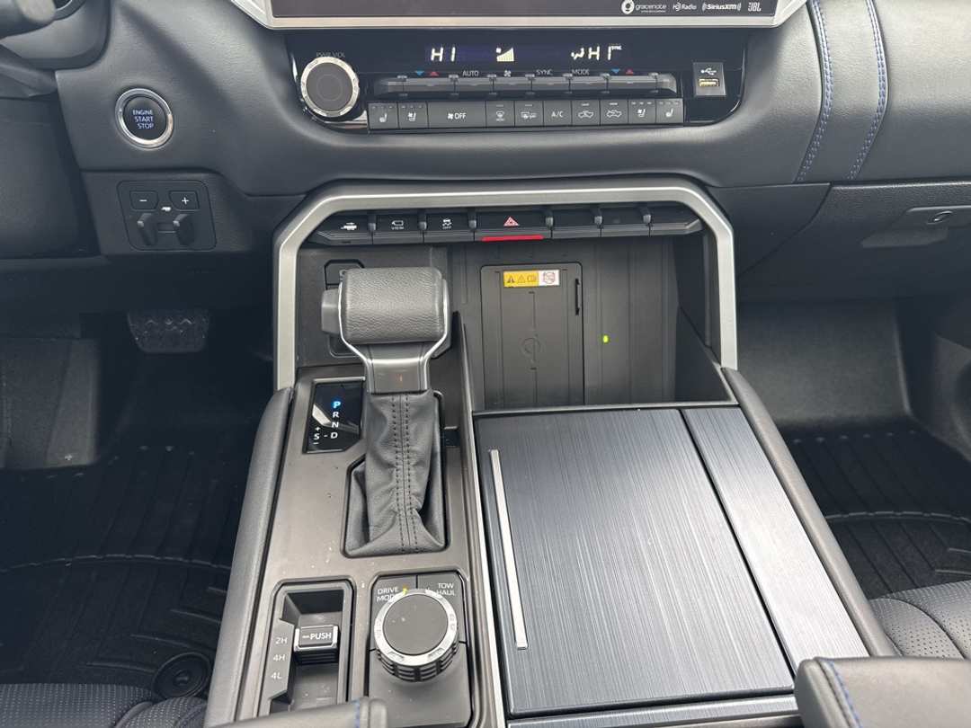 2024 Toyota Tundra Platinum - Image 19