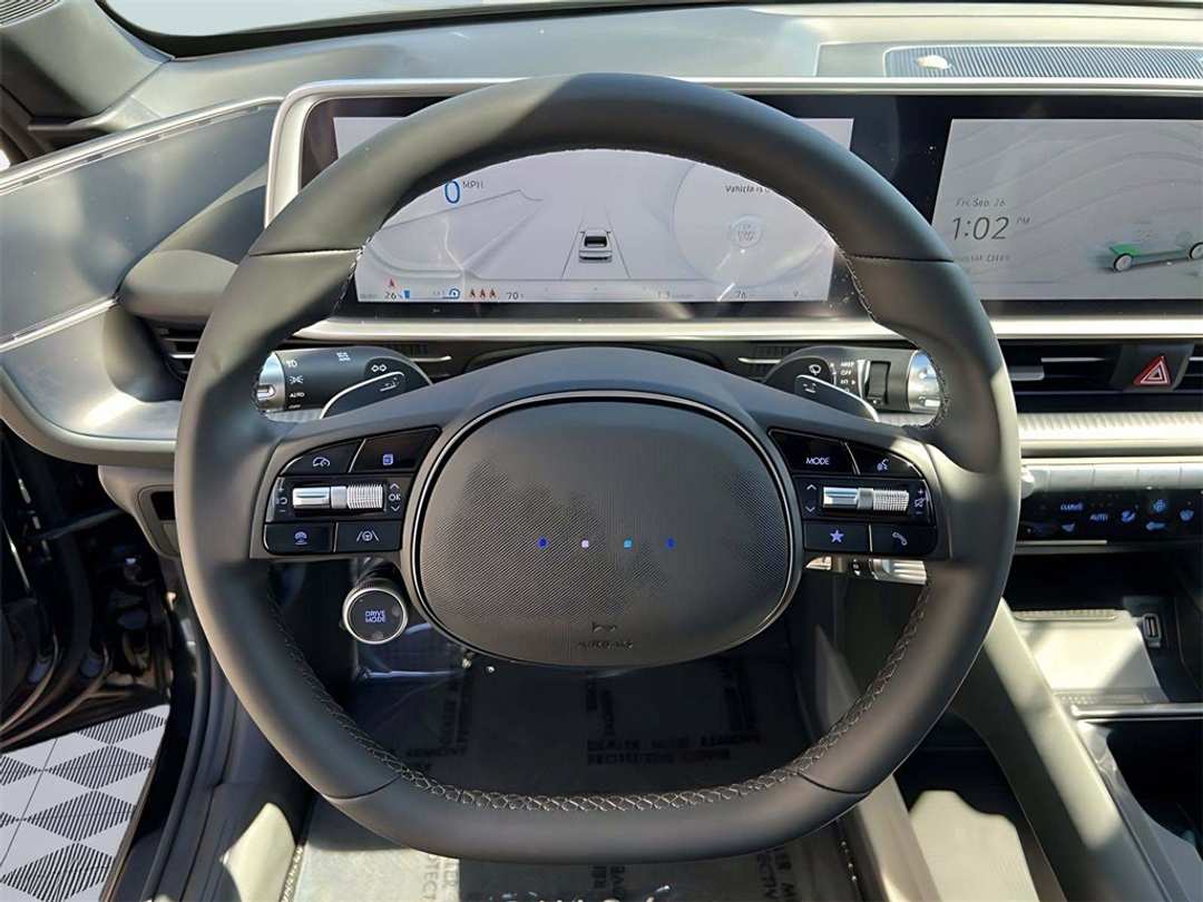 2025 Hyundai Ioniq 6 SEL - Image 16