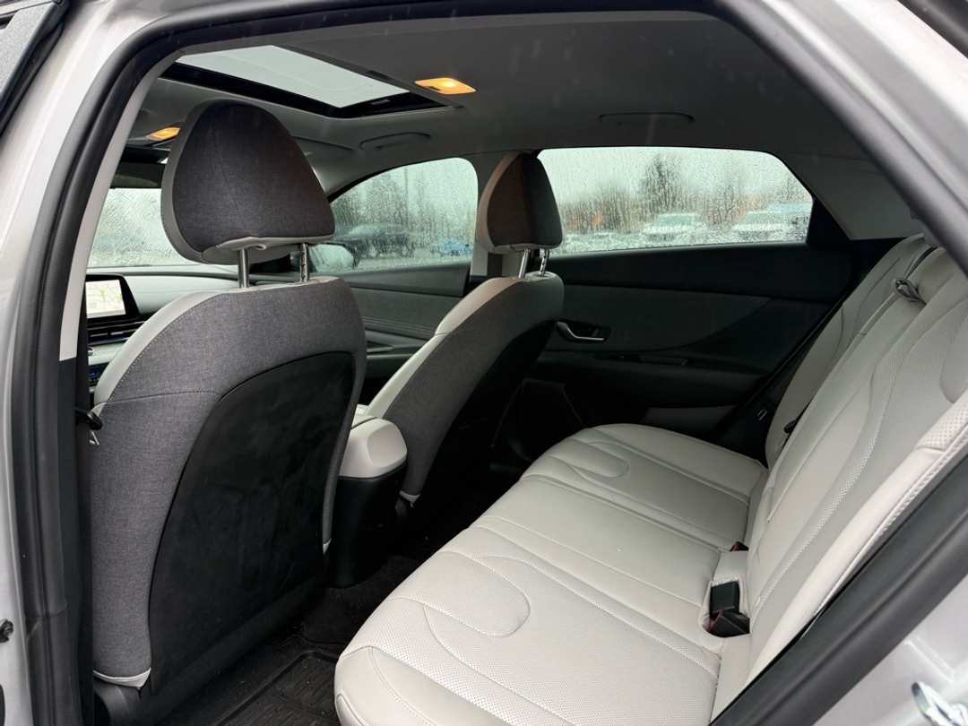 2021 Hyundai Elantra Limited - Image 20