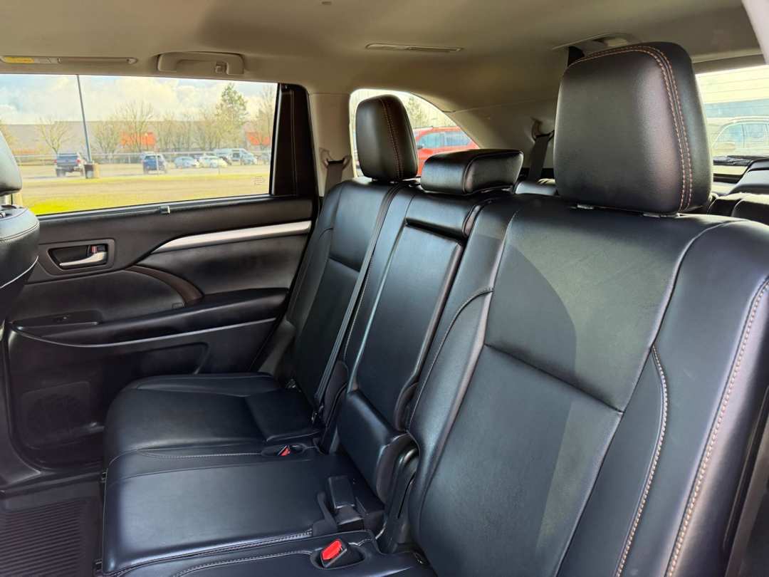 2019 Toyota Highlander XLE - Image 31