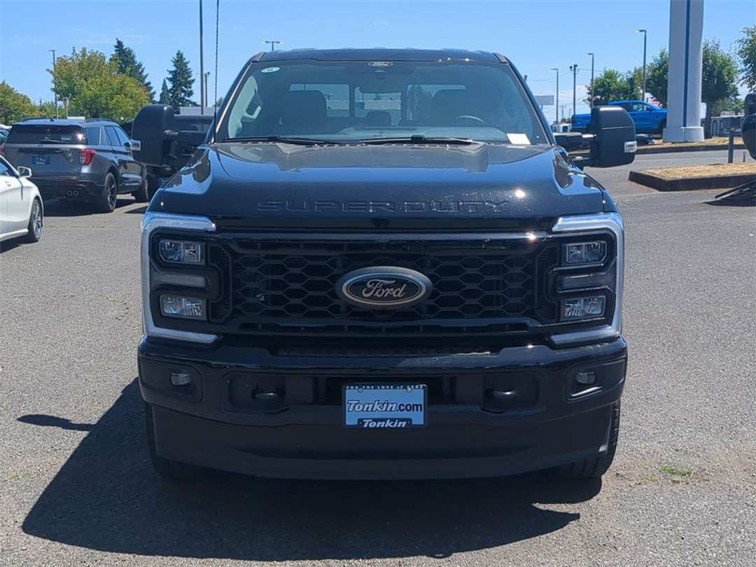 2025 Ford F-350Sd XLT - Image 8