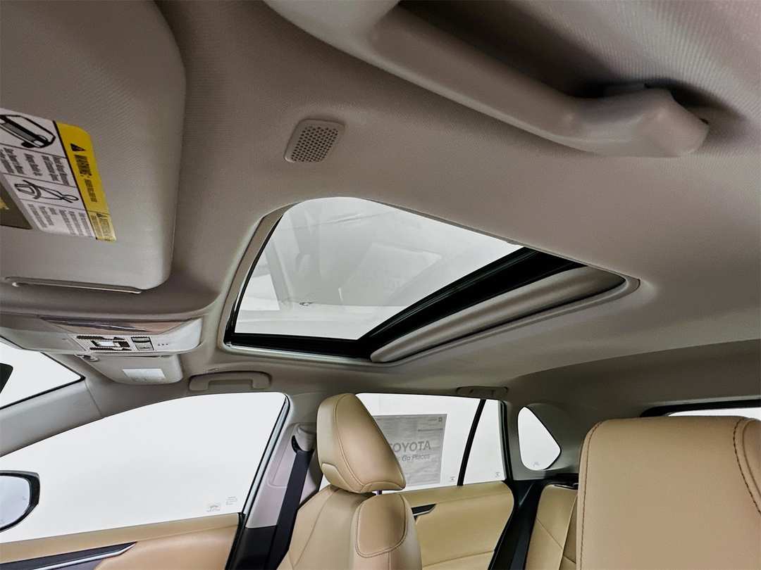 2025 Toyota Rav4 XLE Premium - Image 23