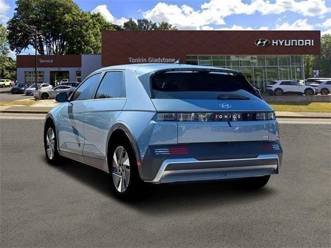 2026 Hyundai Ioniq 5 SEL - Image 5