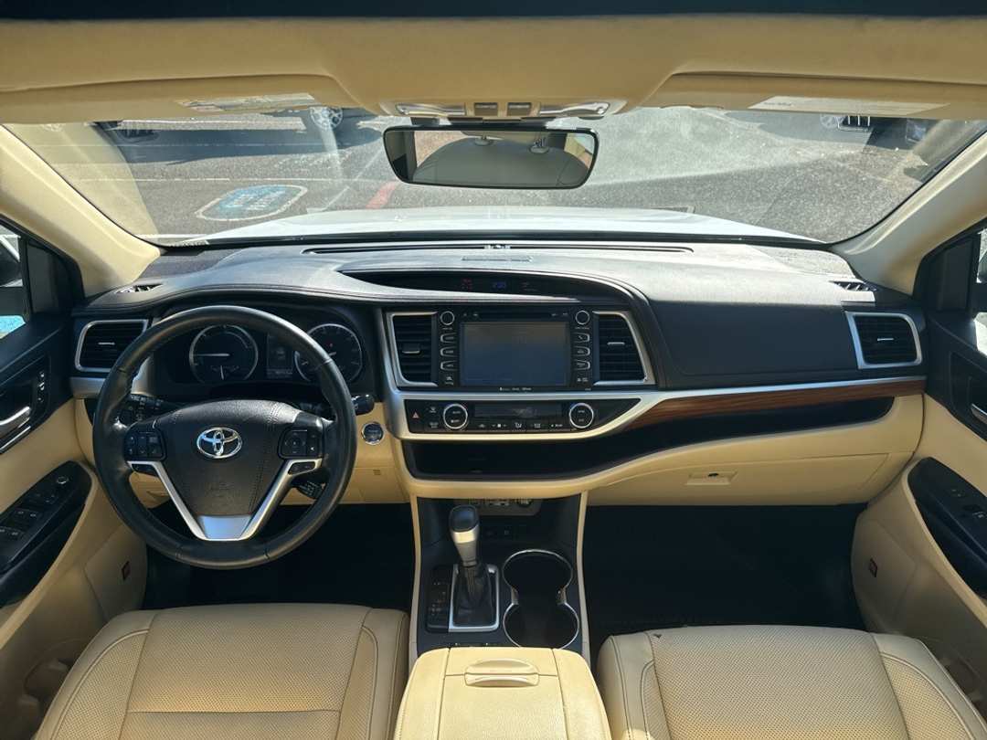 2019 Toyota Highlander - Image 22