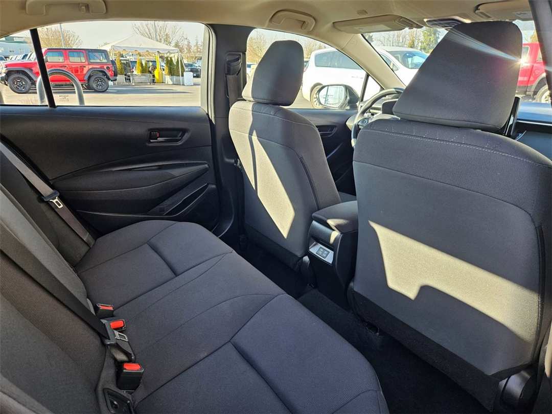2024 Toyota Corolla LE - Image 32