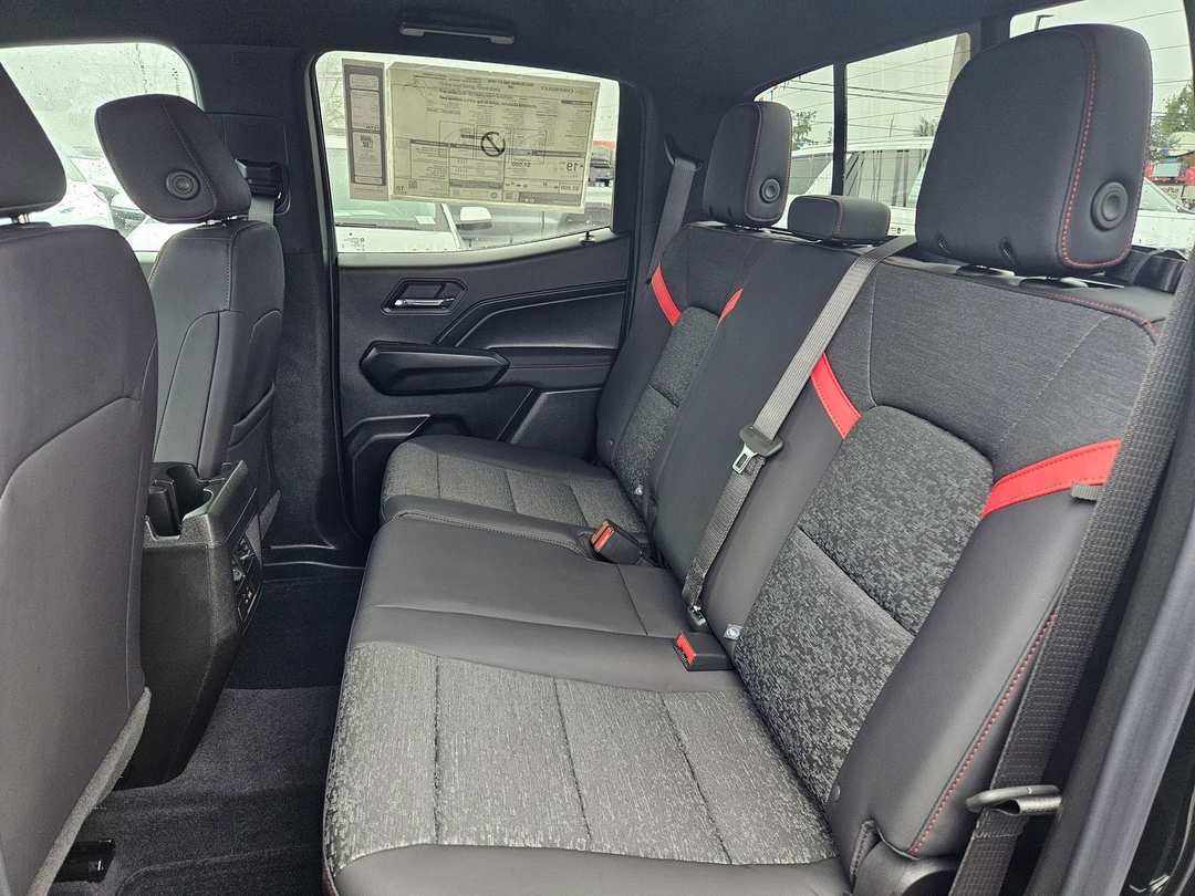 2026 Chevrolet Colorado Z71 - Image 32