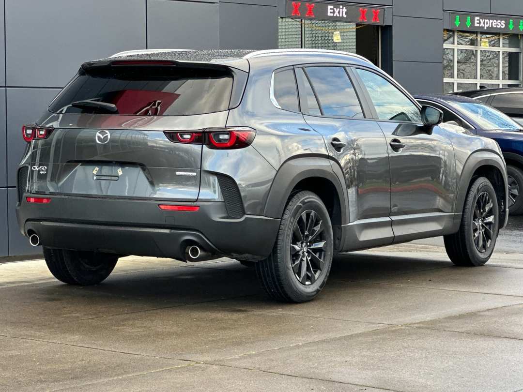2025 MAZDA Cx-50 2.5 S Preferred Package - Image 3