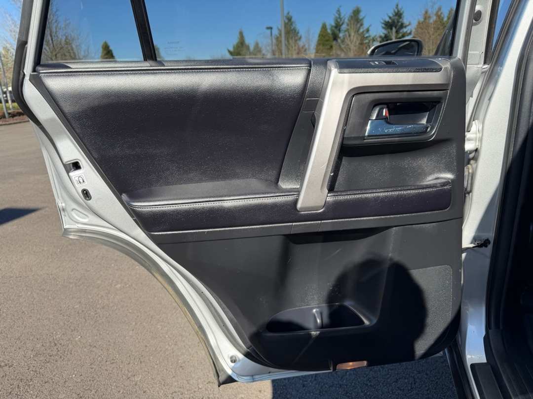 2017 Toyota 4Runner SR5 - Image 29