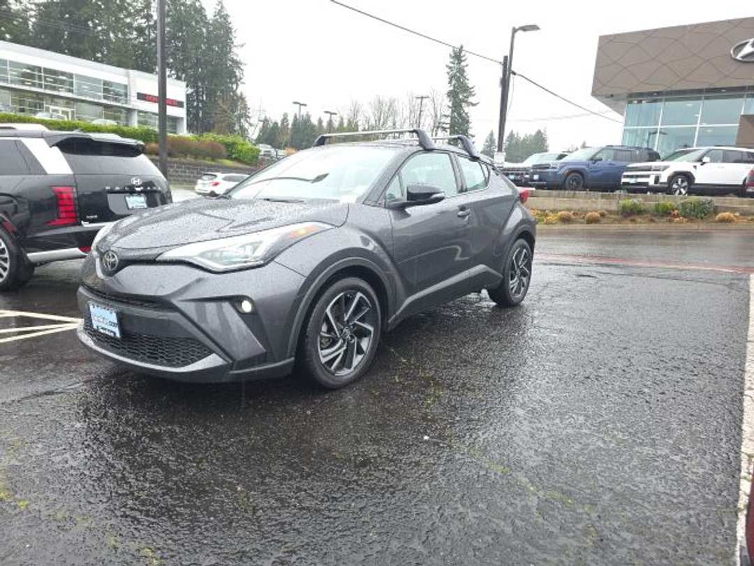 2022 Toyota C-Hr Limited - Image 3