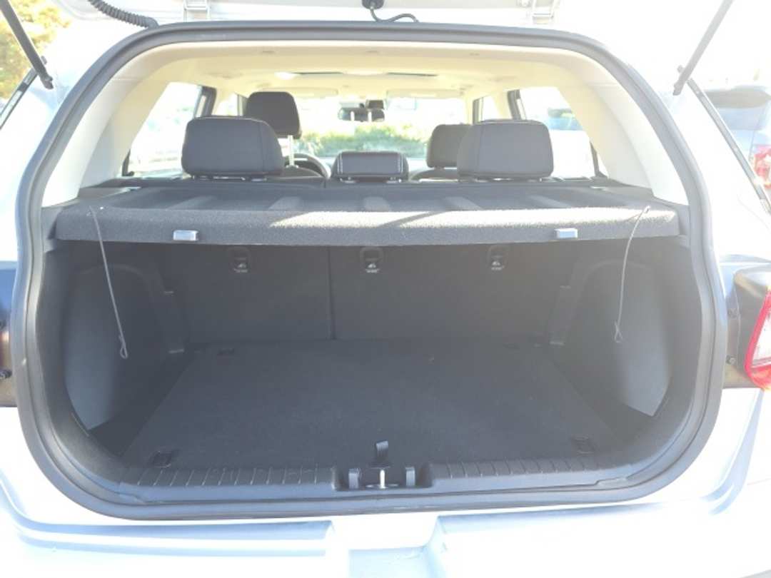 2025 Hyundai Venue SEL - Image 25