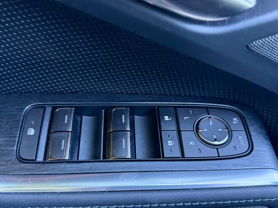 2024 Lexus GX 550 Luxury - Image 30