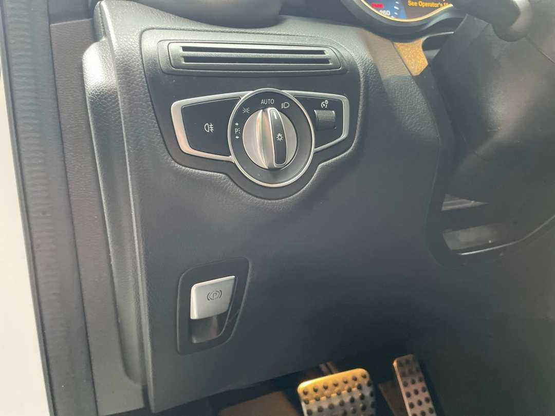 2022 Mercedes-Benz GLC GLC 300 - Image 14