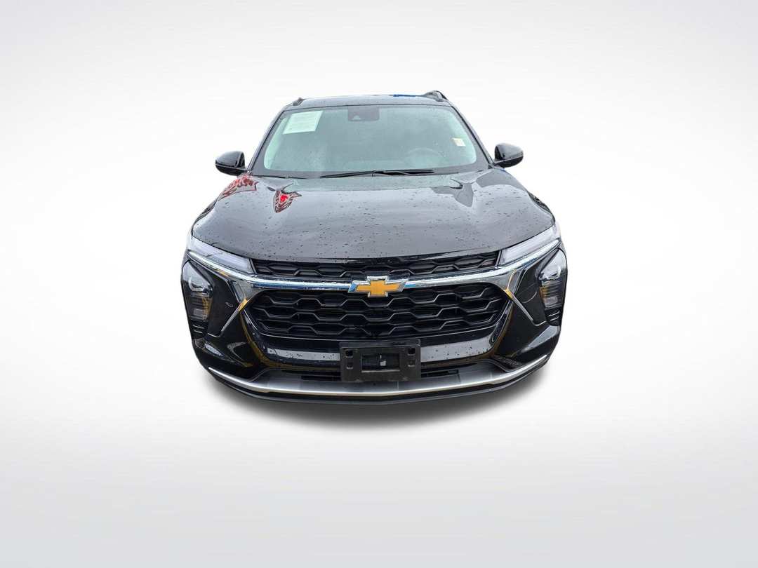 2025 Chevrolet Trax LT - Image 3
