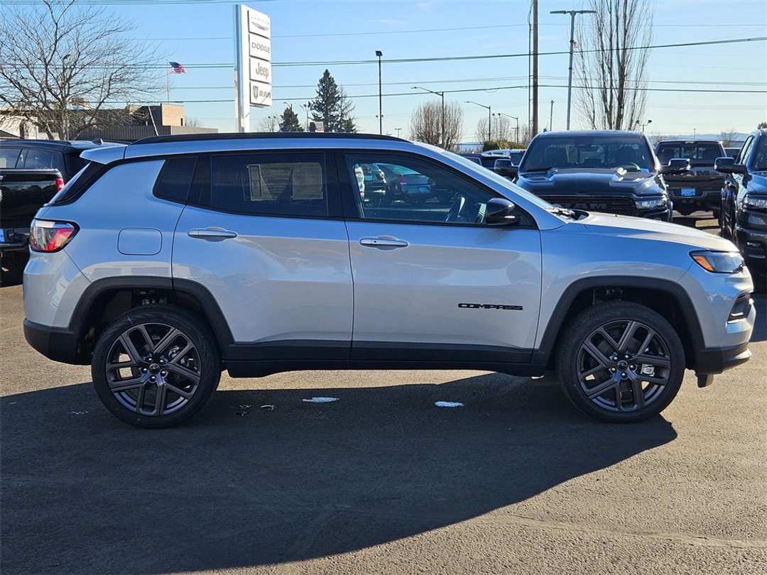 2026 Jeep Compass Latitude - Image 7