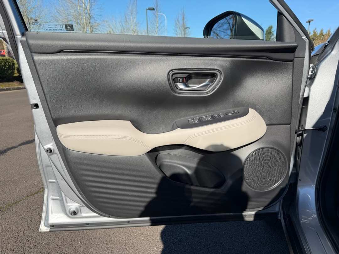 2025 Honda HR-V LX - Image 12