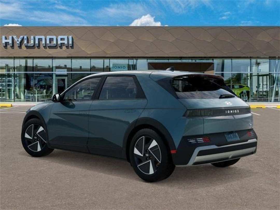 2026 Hyundai Ioniq 5 SE - Image 5