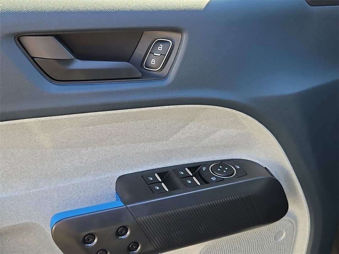 2025 Ford Maverick XLT - Image 10