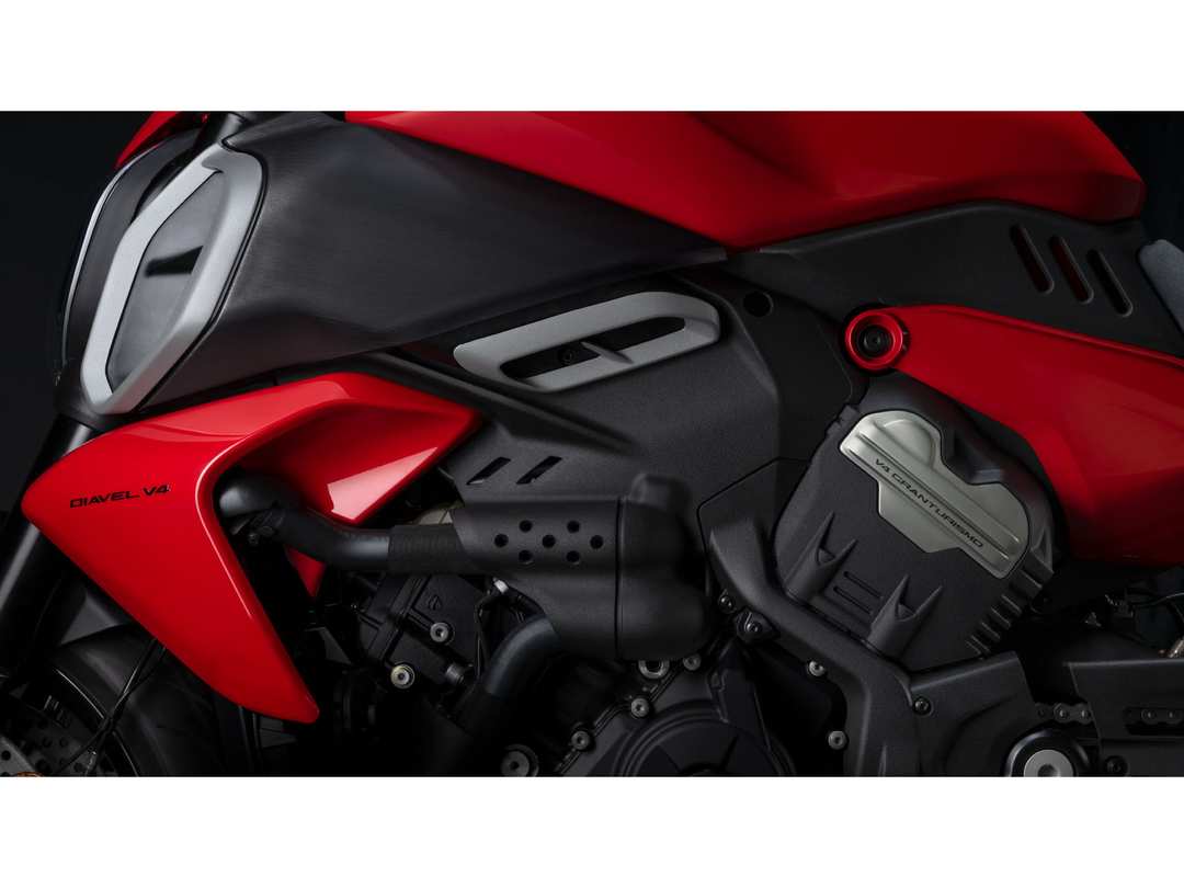 2026 Ducati Diavel V4 - Image 22