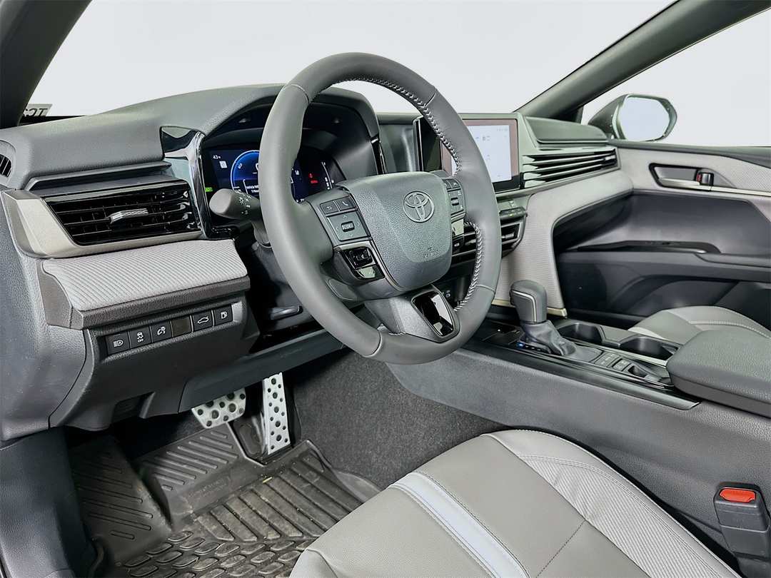2026 Toyota Camry SE - Image 9