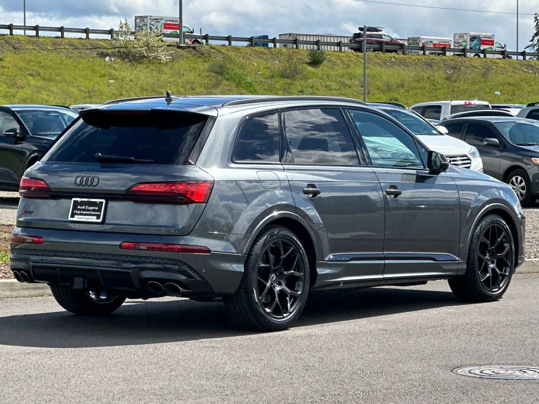 2026 Audi Sq7 Premium Plus - Image 3
