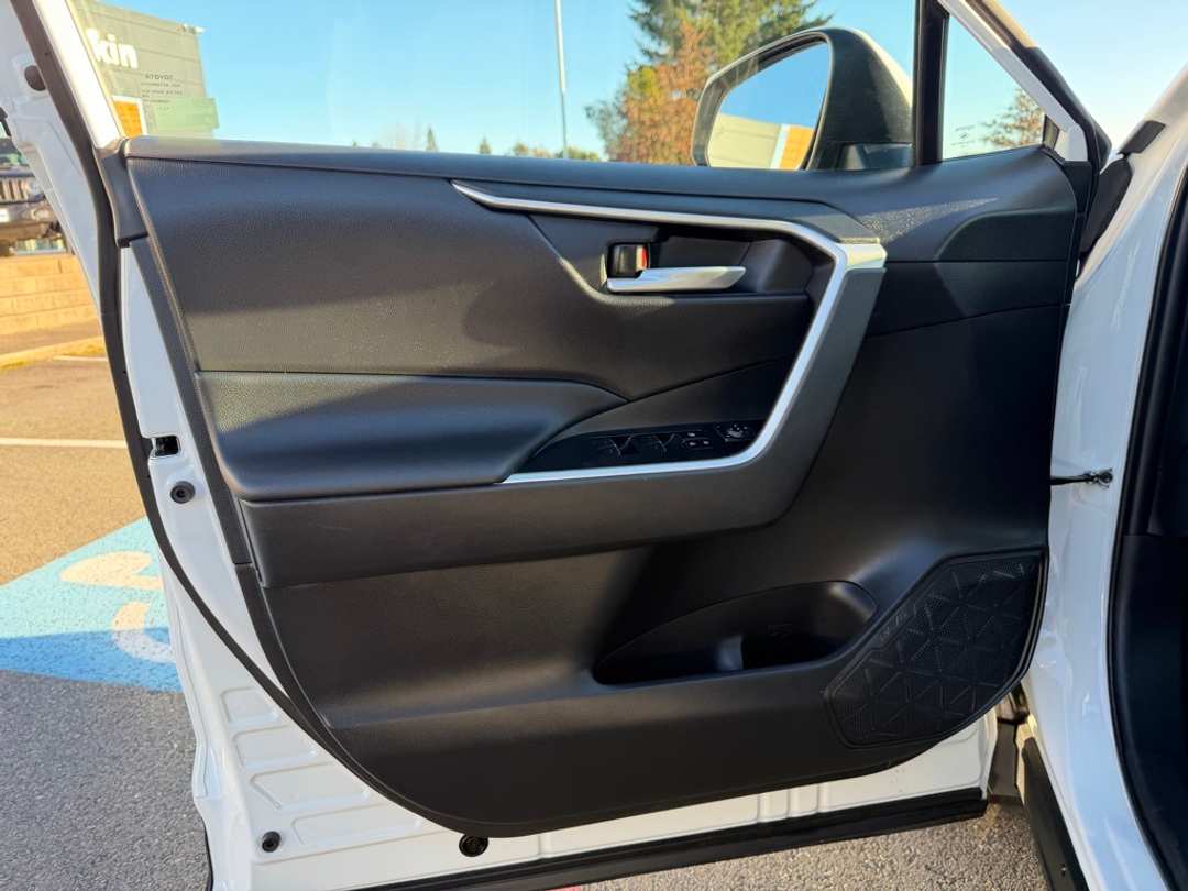 2023 Toyota Rav4 Woodland Edition - Image 11