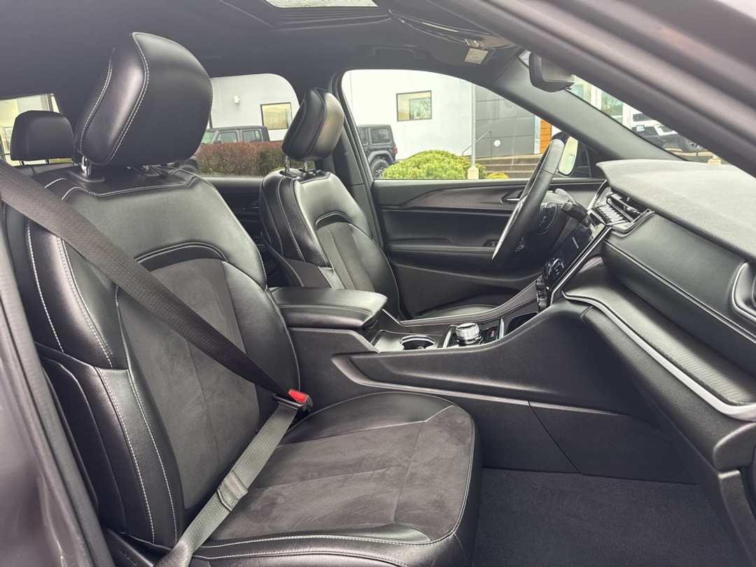 2024 Jeep Grand Cherokee L Altitude X - Image 30