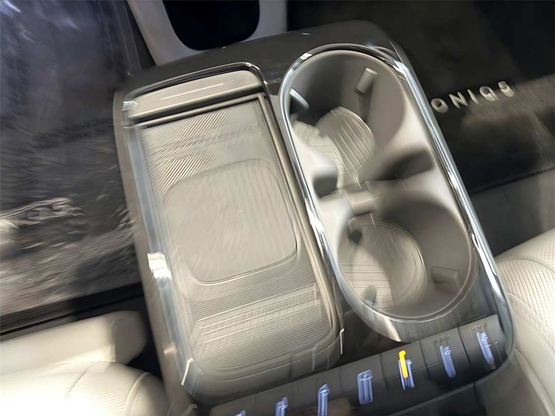 2026 Hyundai Ioniq 5 Limited - Image 19