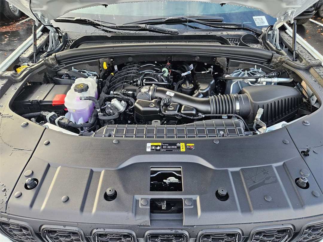 2025 Jeep Grand Cherokee Altitude X - Image 38