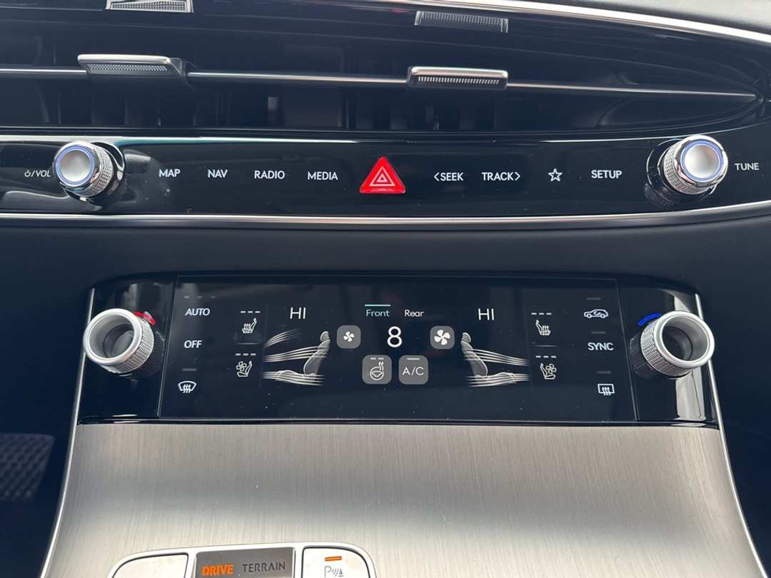 2026 Genesis Gv70 2.5T Advanced - Image 28