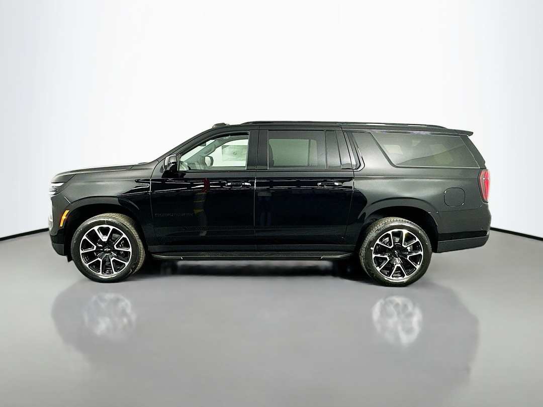 2026 Chevrolet Suburban RST - Image 4