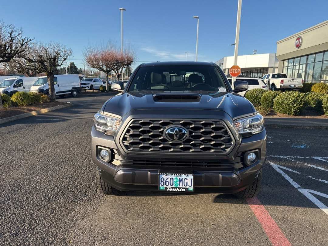 2020 Toyota Tacoma TRD Sport - Image 2