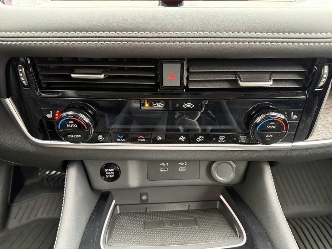2026 Nissan Rogue Platinum - Image 25