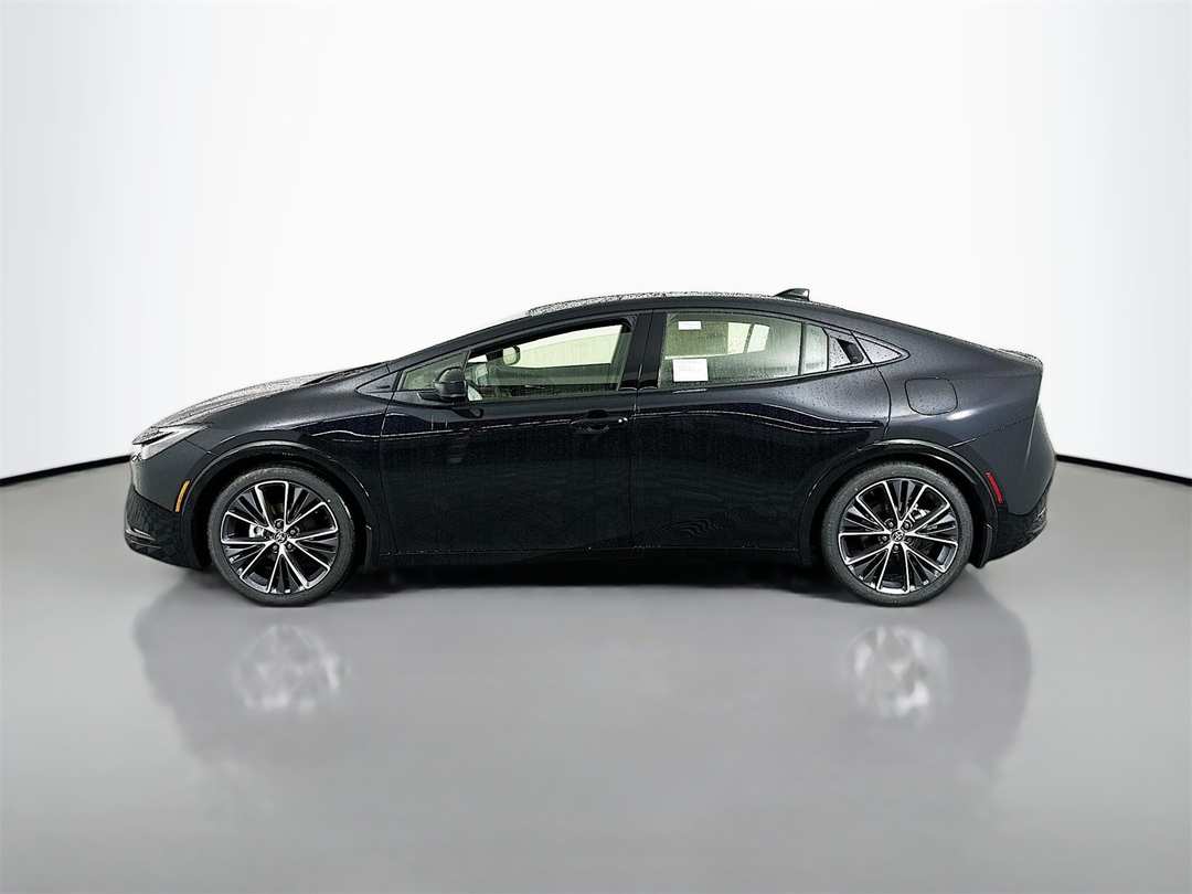 2026 Toyota Prius XLE - Image 4