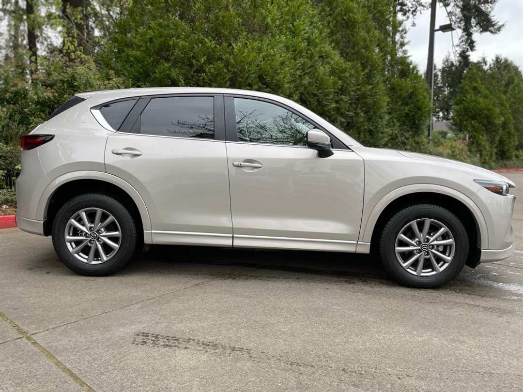 2025 MAZDA CX-5 2.5 S Preferred Package - Image 3