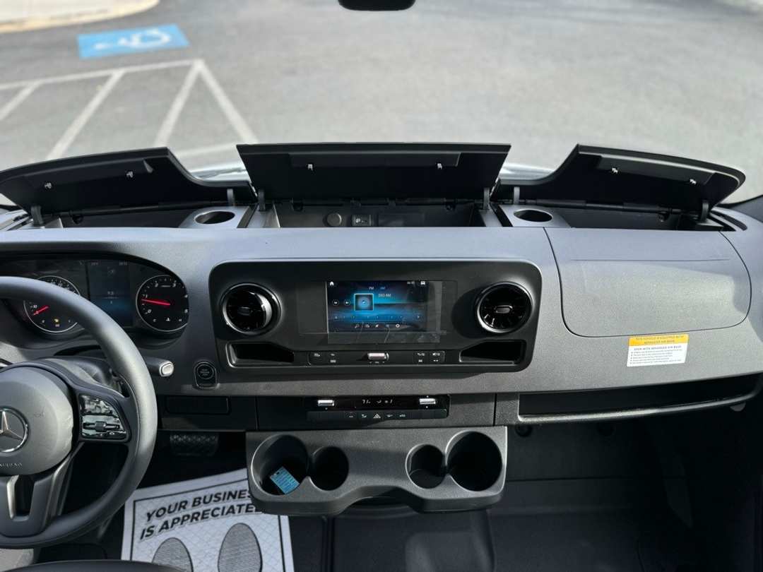 2024 Mercedes-Benz Sprinter 3500 Cargo 144 WB - Image 33