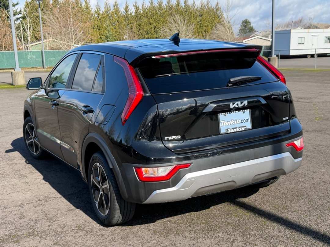 2024 Kia Niro LX - Image 6