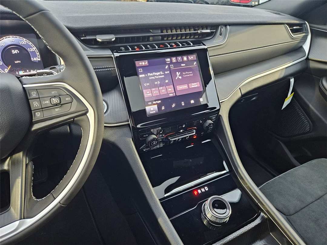 2025 Jeep Grand Cherokee Altitude X - Image 19