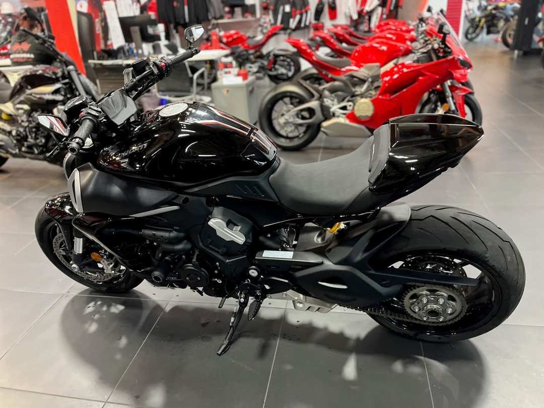 2024 Ducati Diavel V4 - Image 5